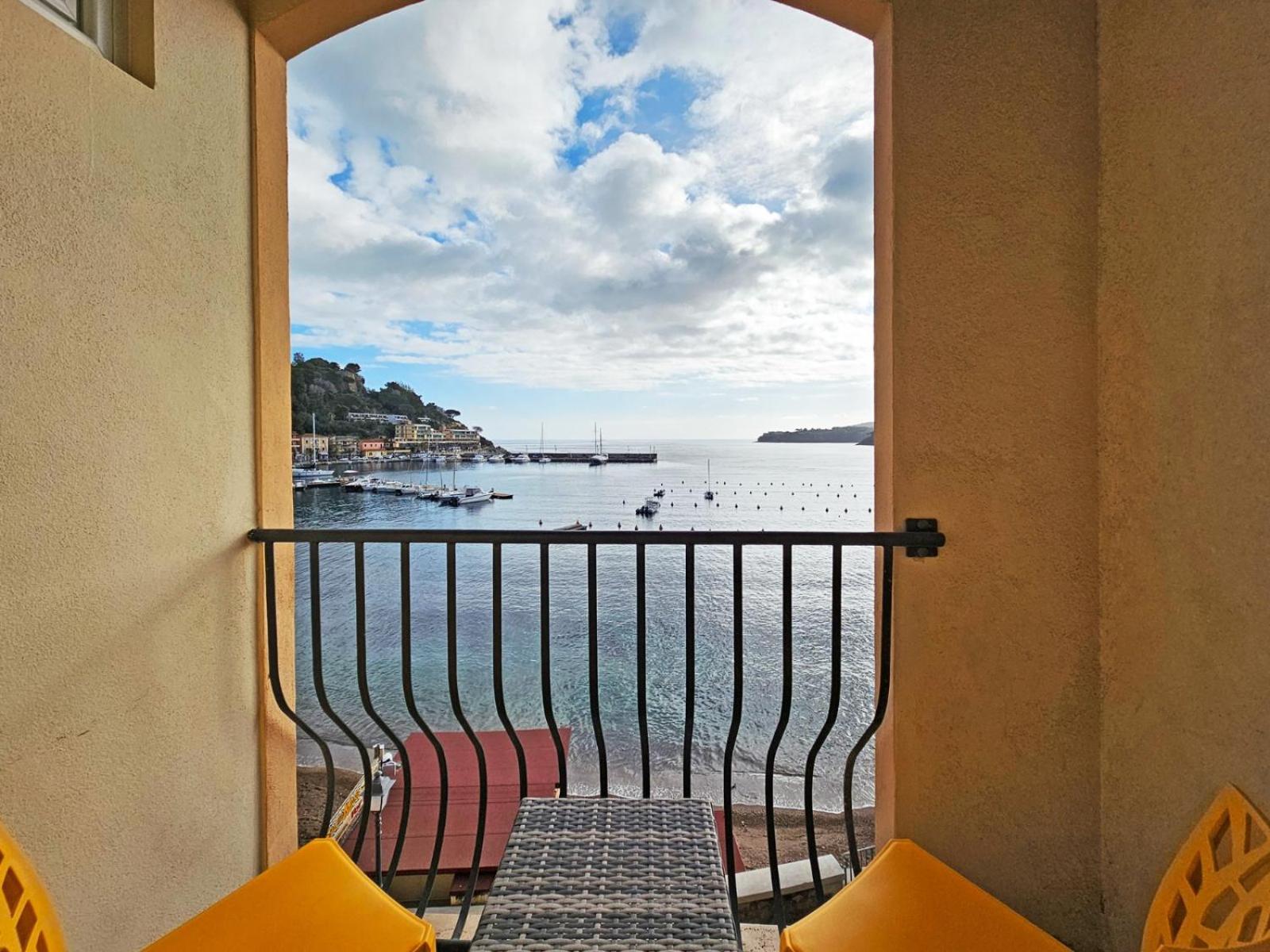 Hotel L'Approdo Порт-Аццурро Экстерьер фото