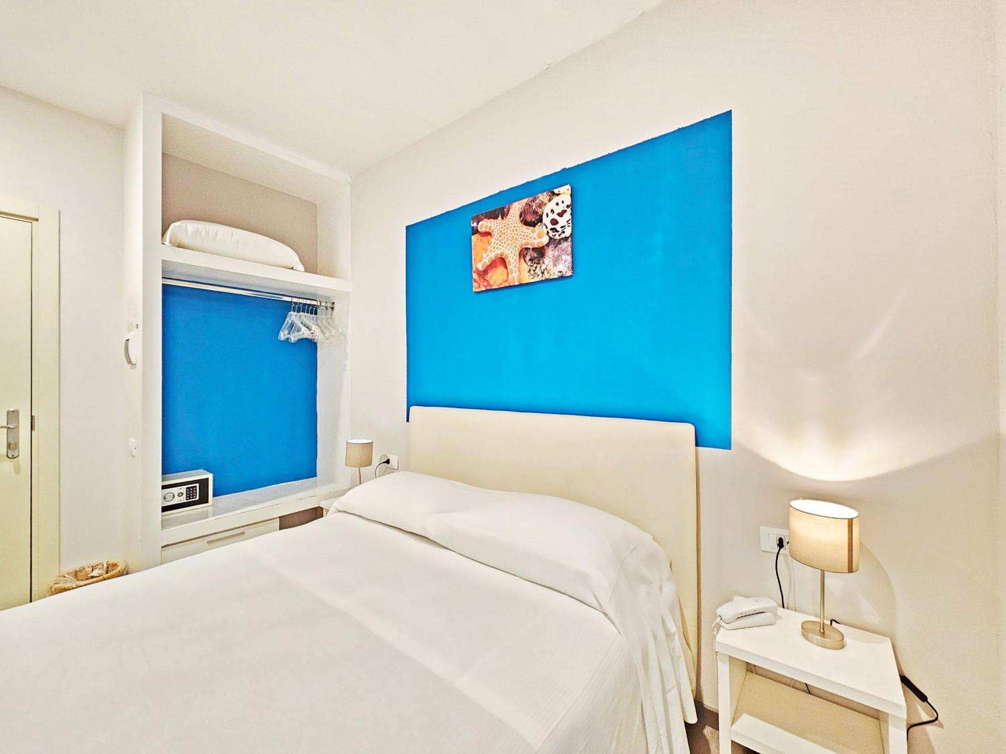 Hotel L'Approdo Порт-Аццурро Экстерьер фото