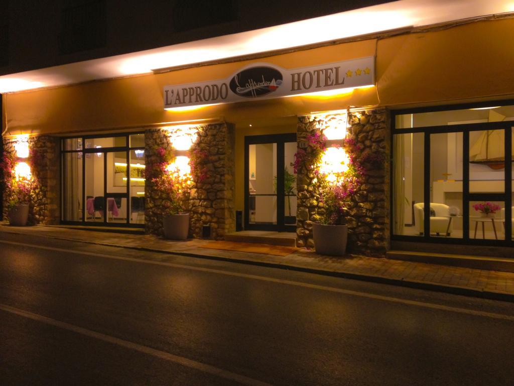 Hotel L'Approdo Порт-Аццурро Экстерьер фото