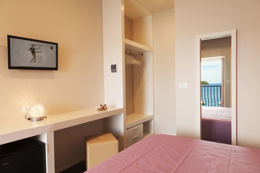Hotel L'Approdo Порт-Аццурро Экстерьер фото